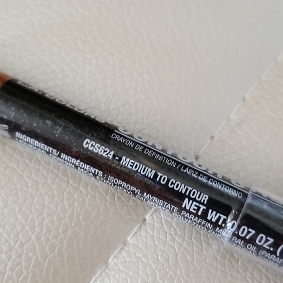 L.A. Colors Contour Stick - Picture 7 of 8